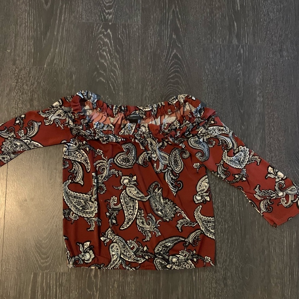 Petite medium paisley off the shoulder